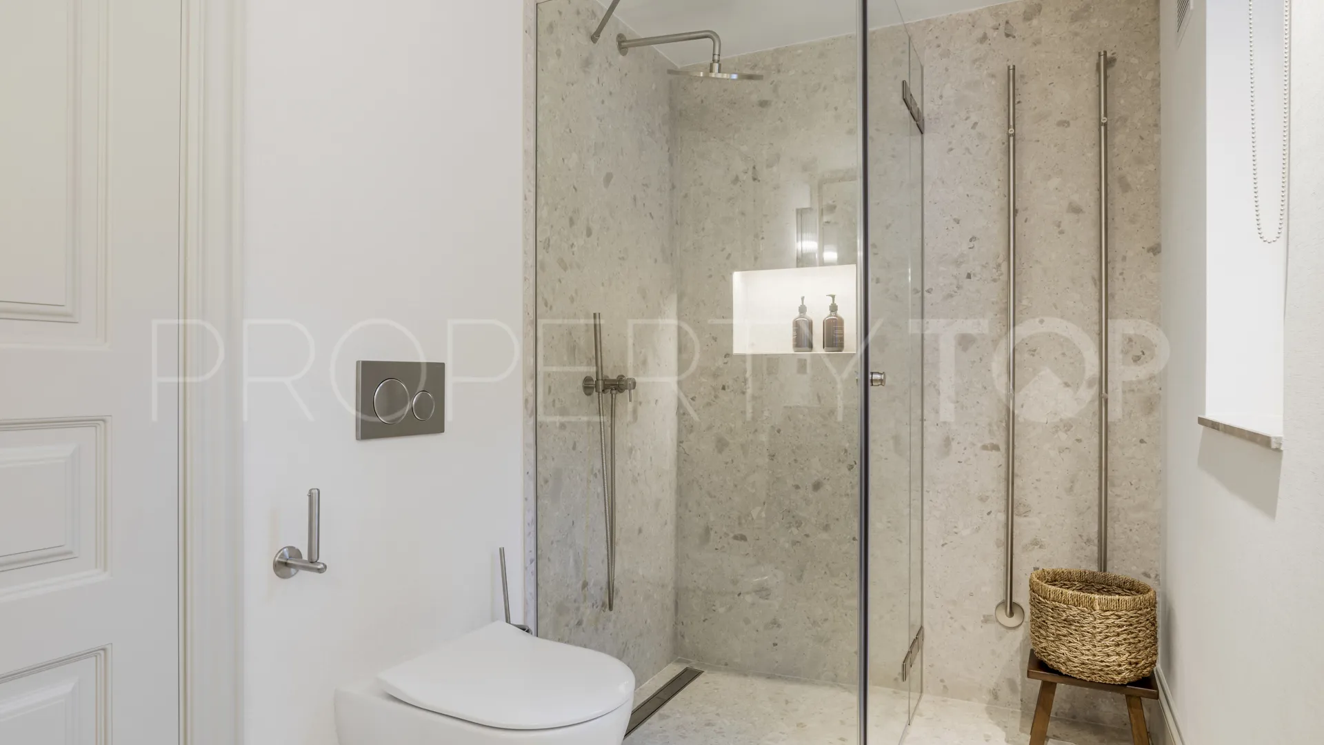 Nueva Andalucia, villa con 6 dormitorios en venta
