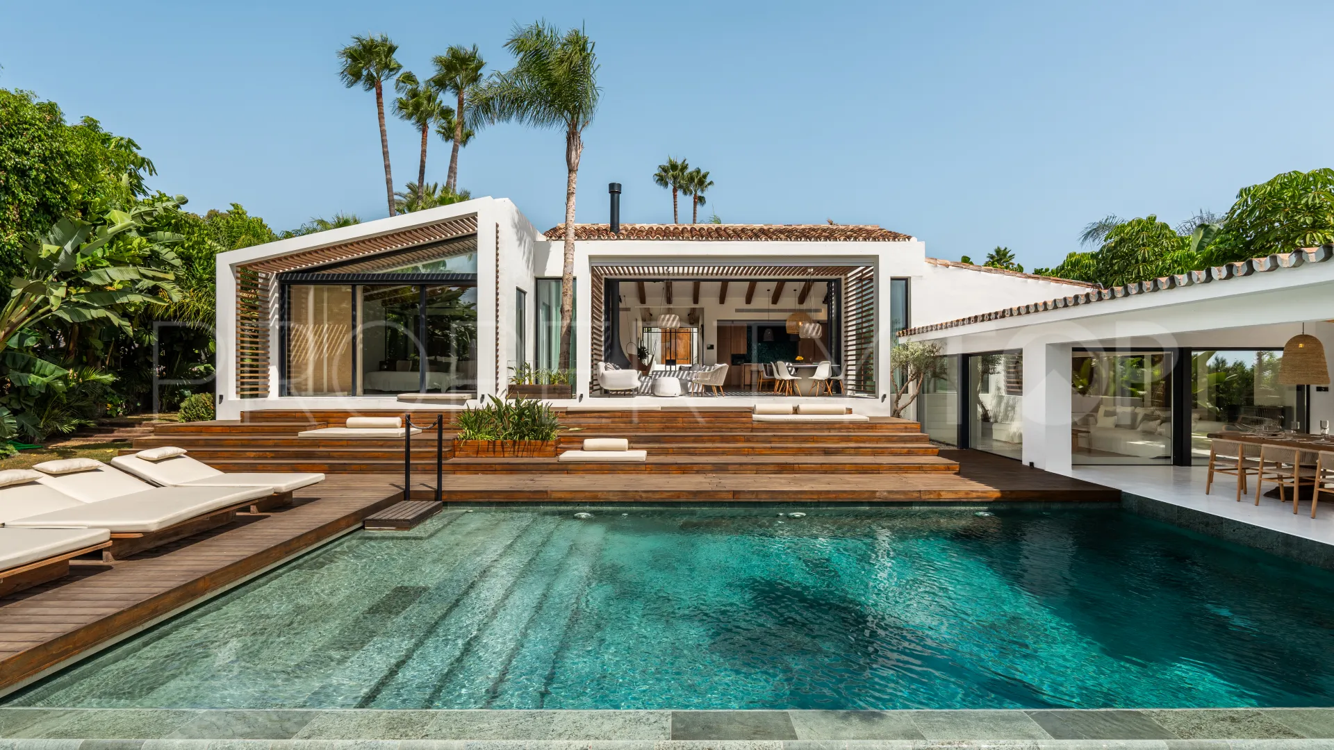 5 bedrooms villa for sale in Los Naranjos Golf