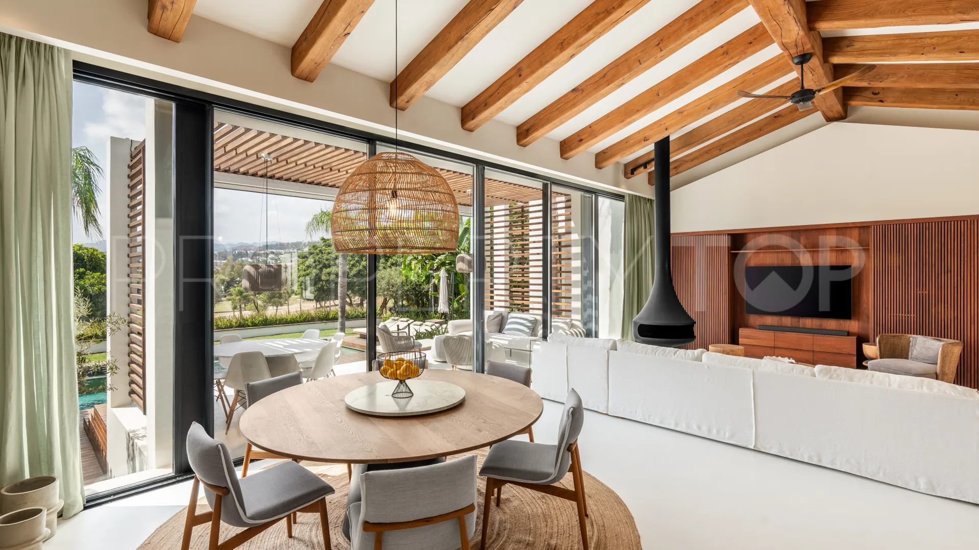 5 bedrooms villa for sale in Los Naranjos Golf