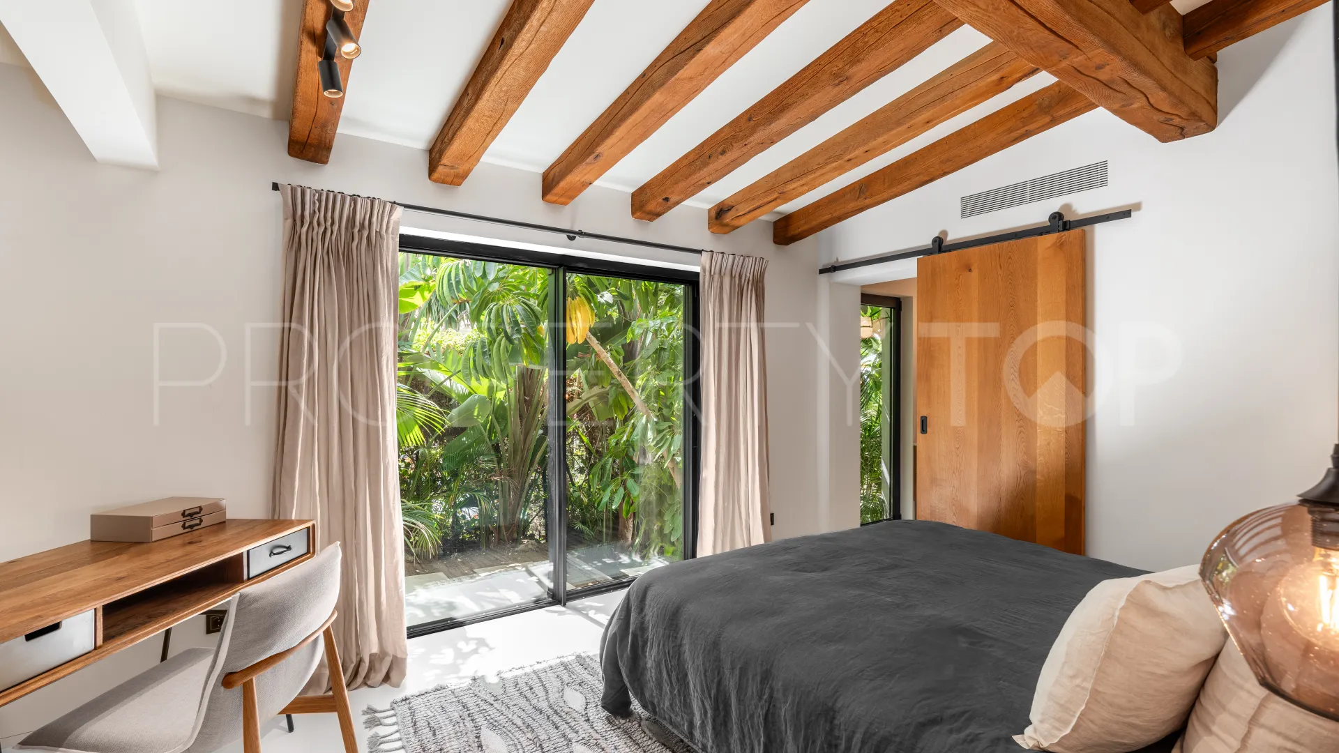 5 bedrooms villa for sale in Los Naranjos Golf