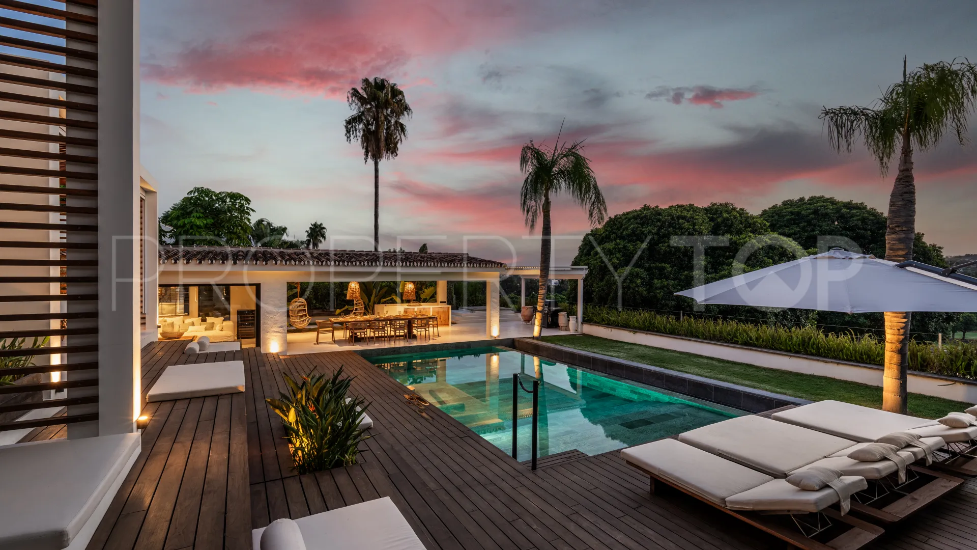 5 bedrooms villa for sale in Los Naranjos Golf
