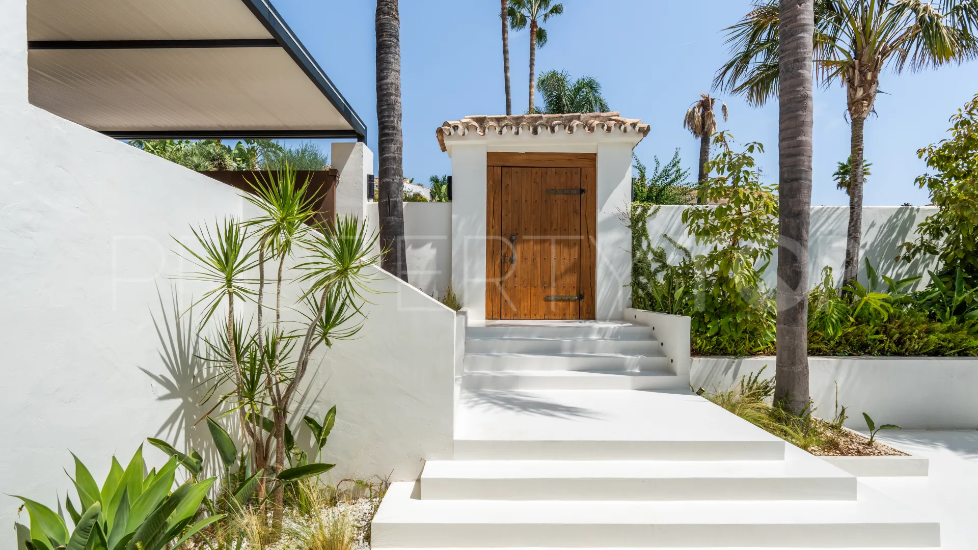 5 bedrooms villa for sale in Los Naranjos Golf