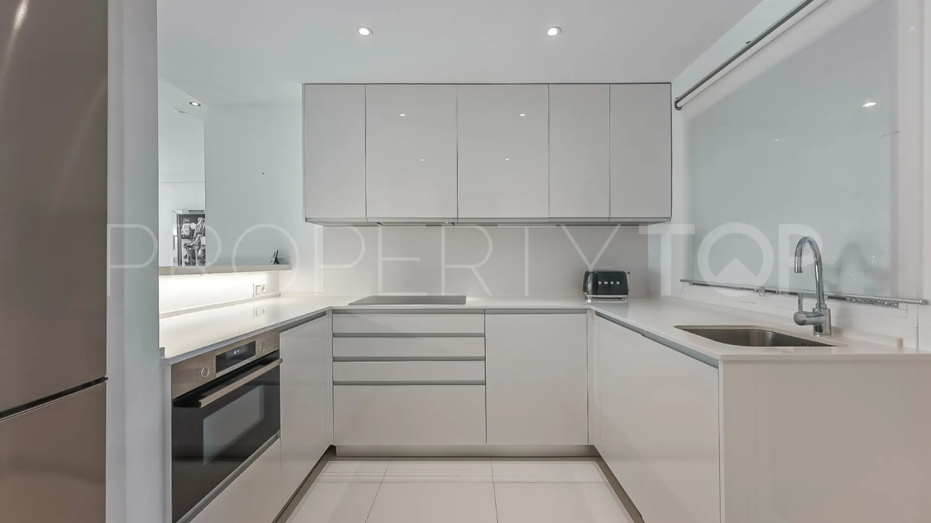 Apartamento planta baja en venta en Menara Beach