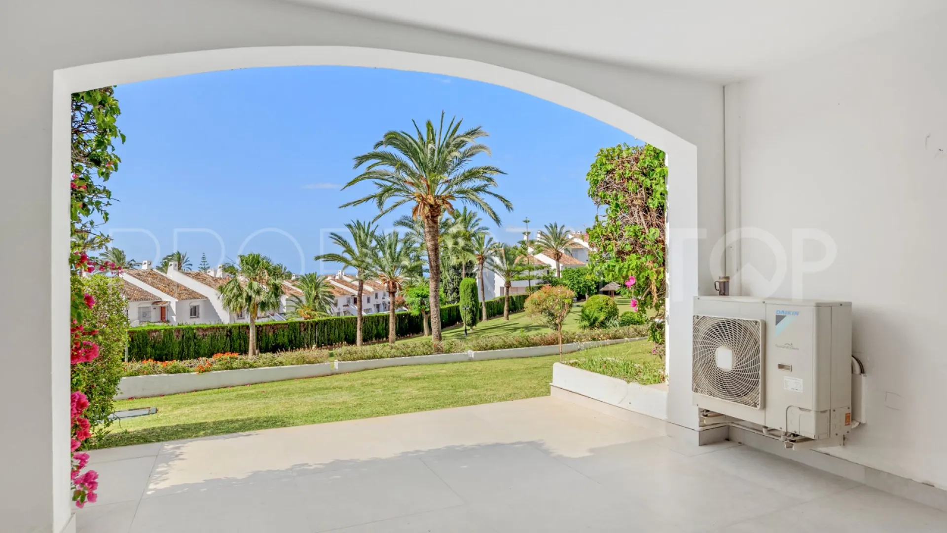 Nueva Andalucia ground floor apartment for sale
