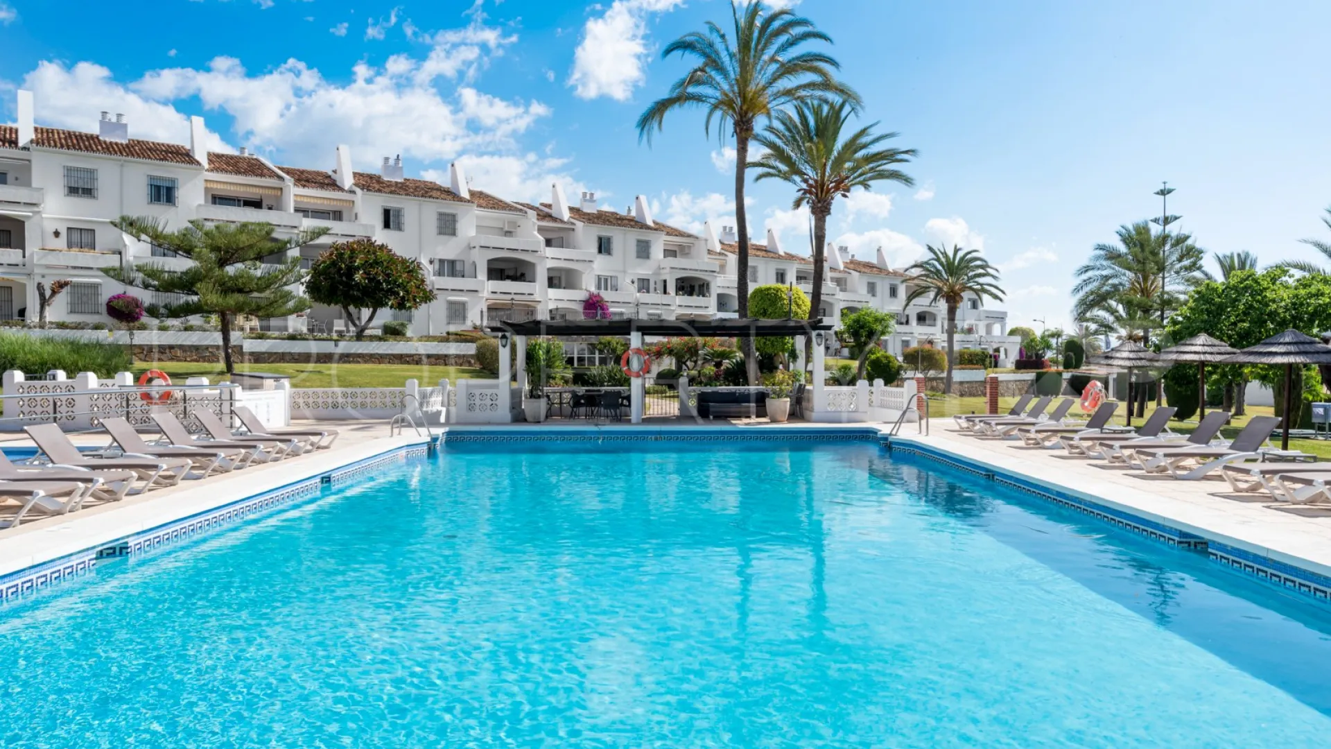 Nueva Andalucia ground floor apartment for sale