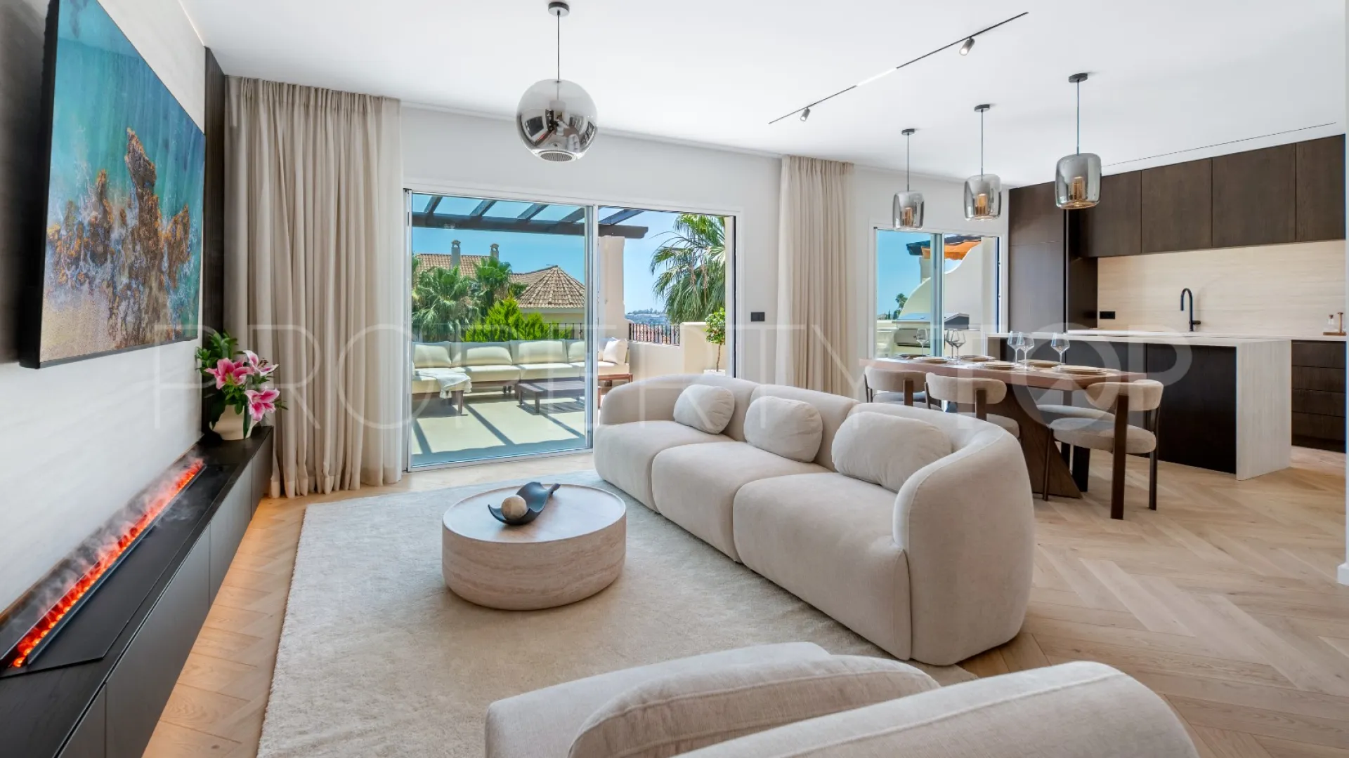 For sale duplex penthouse in Aloha Hill Club