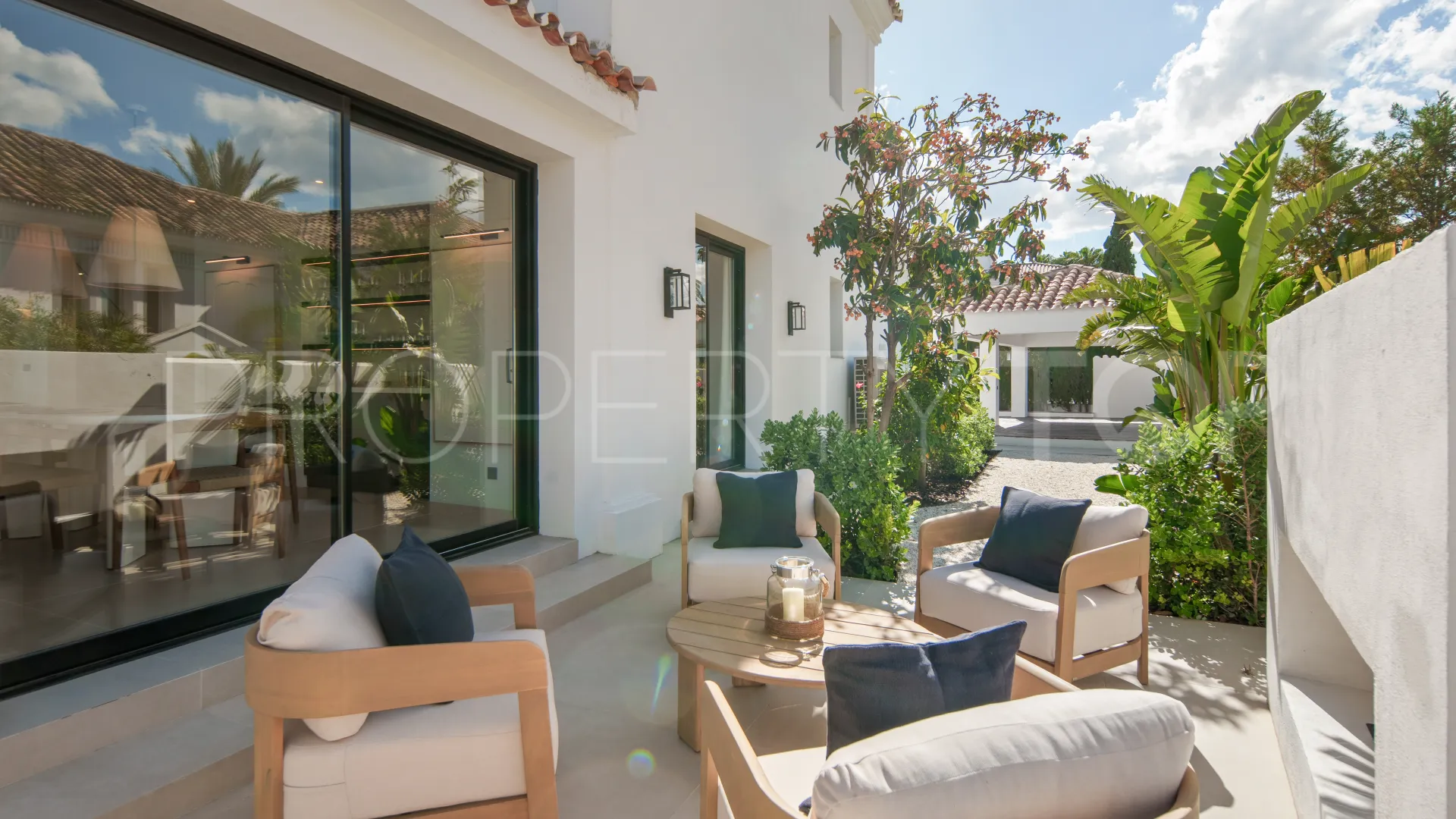 5 bedrooms villa for sale in Puerto del Almendro