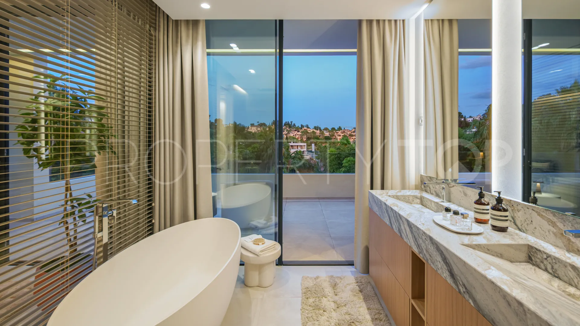 New Golden Mile, villa en venta con 4 dormitorios
