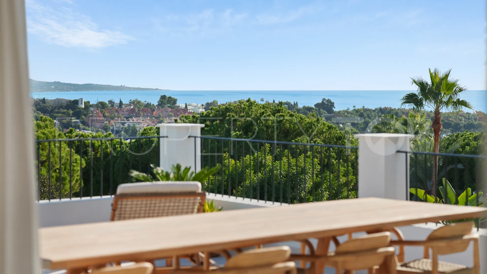 Villa en venta con 6 dormitorios en Nueva Andalucia
