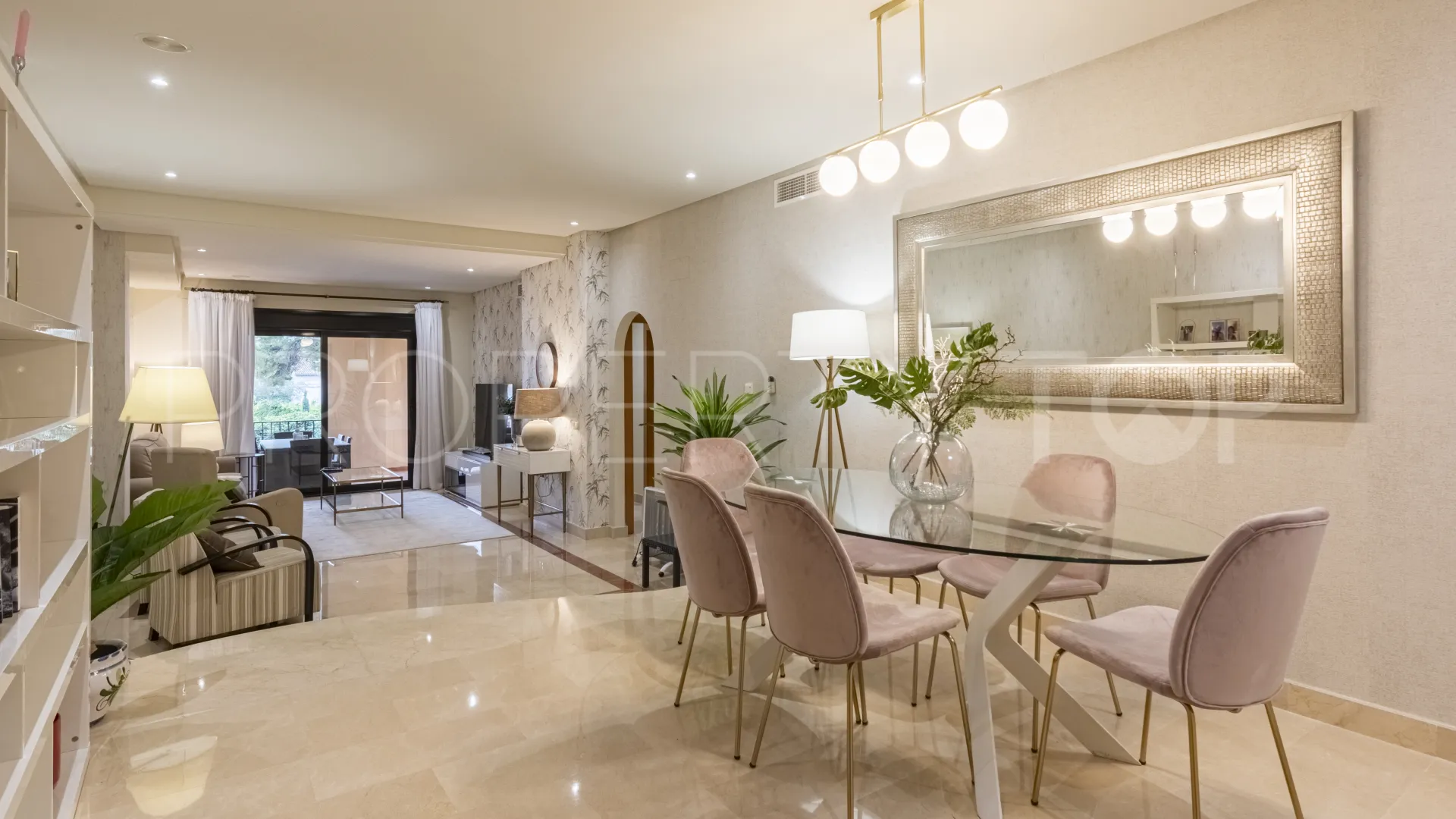 Comprar apartamento en Las Mimosas con 2 dormitorios