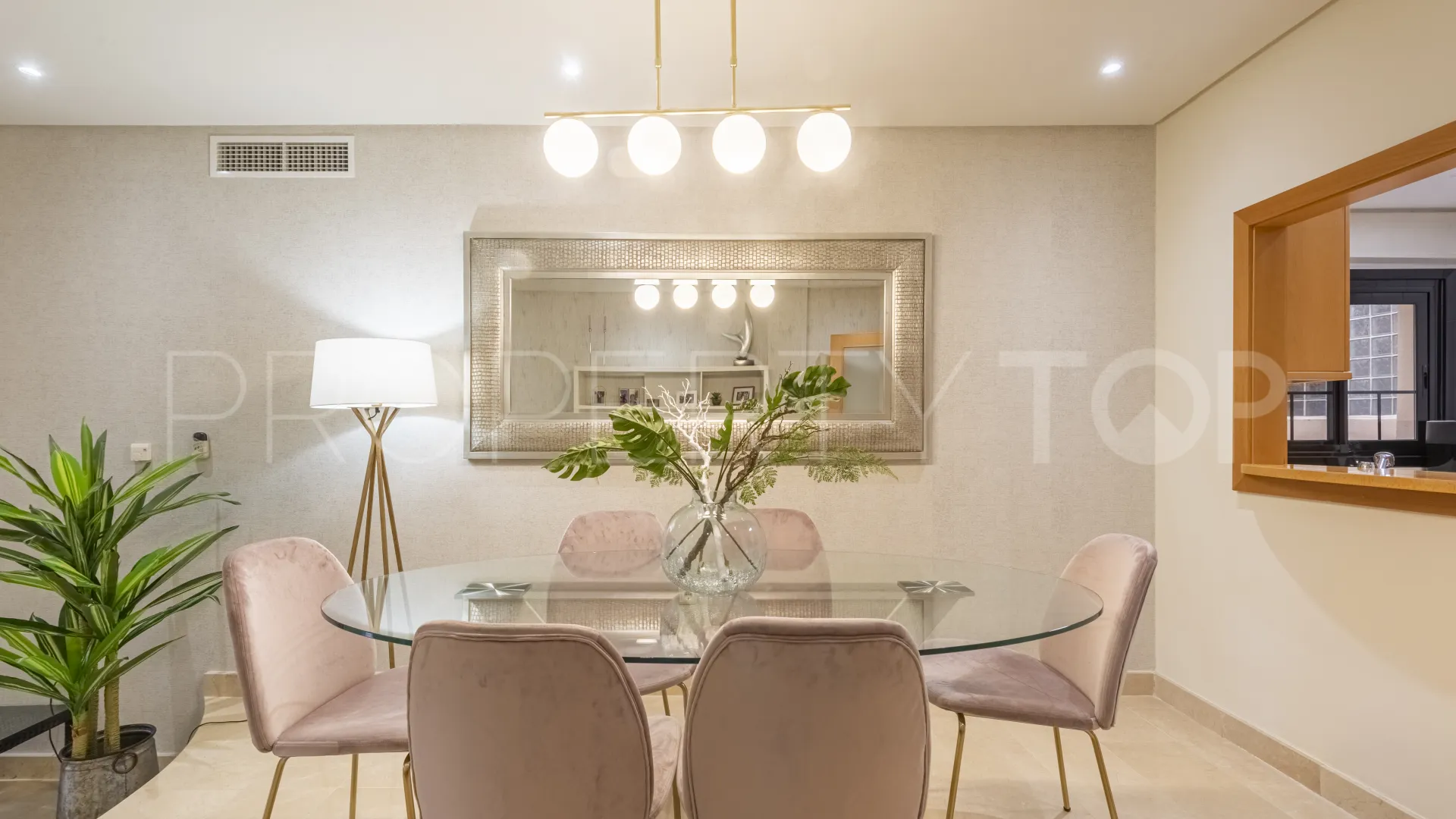 Comprar apartamento en Las Mimosas con 2 dormitorios