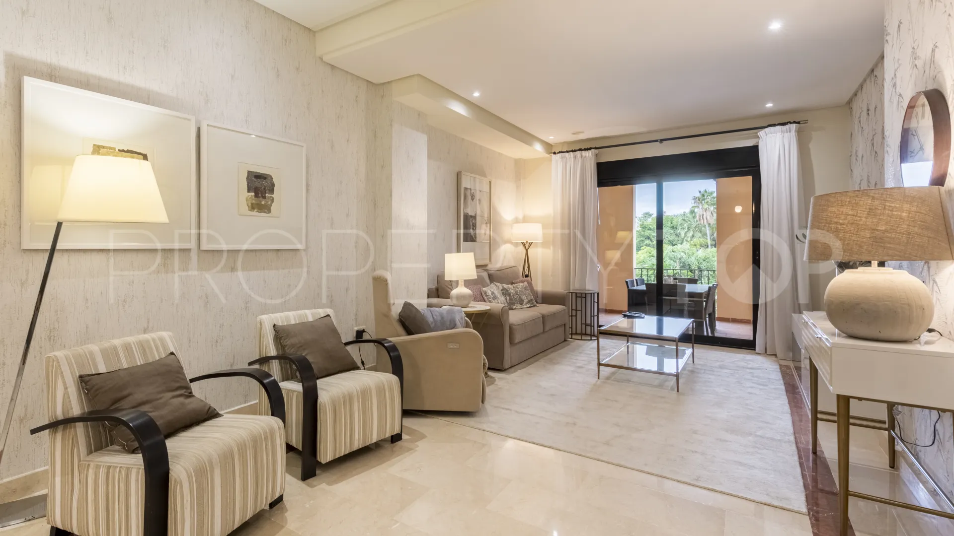 Comprar apartamento en Las Mimosas con 2 dormitorios