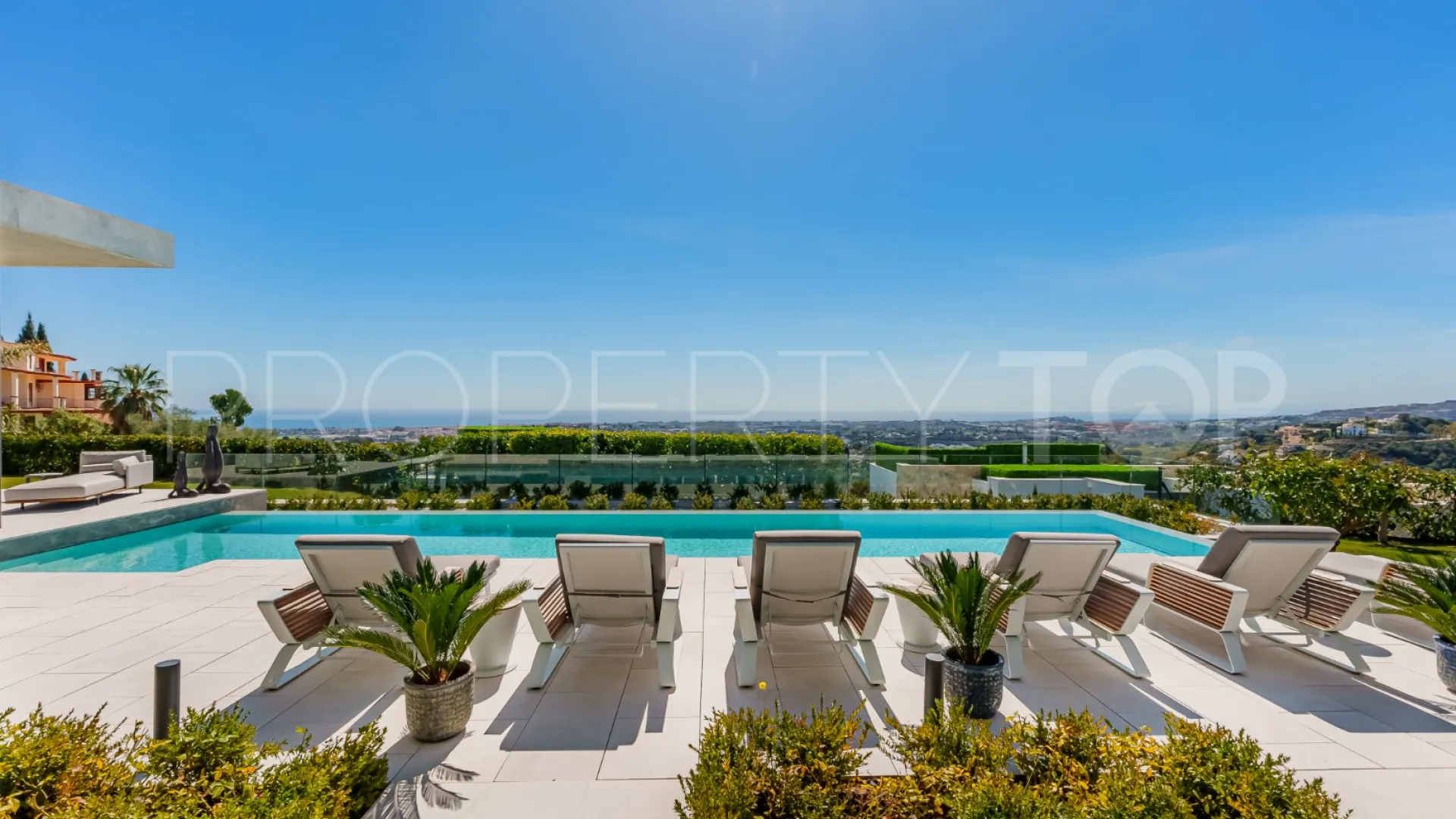 Villa for sale in La Quinta with 8 bedrooms