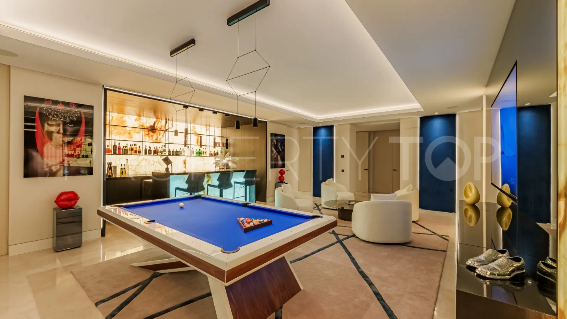 Villa for sale in La Quinta with 8 bedrooms