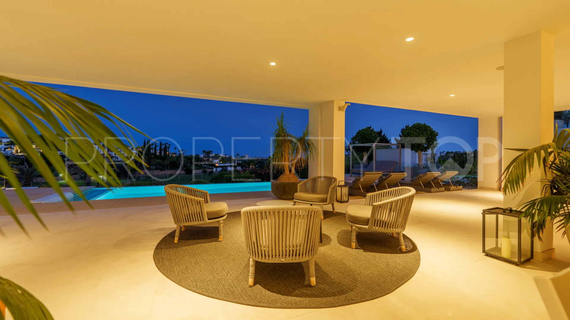 5 bedrooms villa in Nueva Andalucia for sale