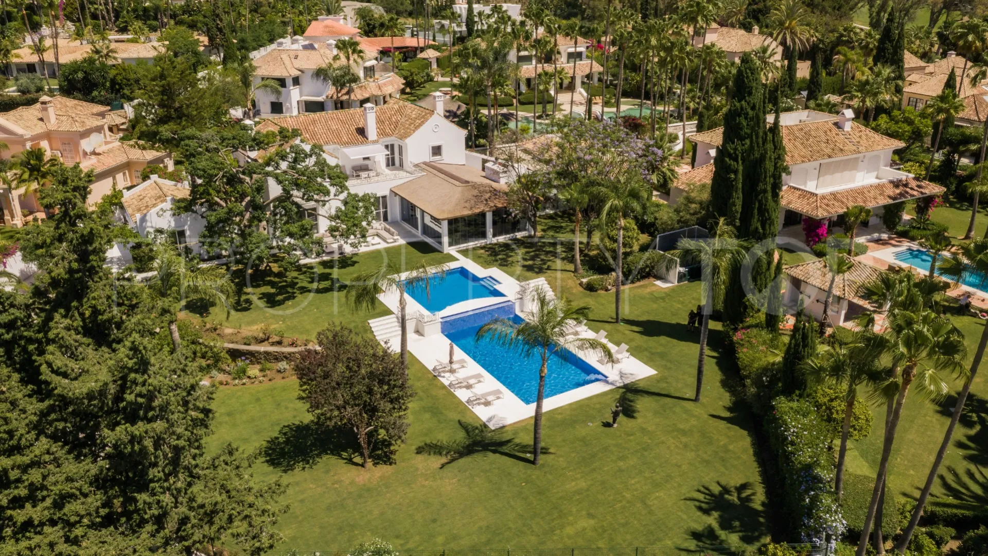 For sale villa in La Cerquilla with 6 bedrooms