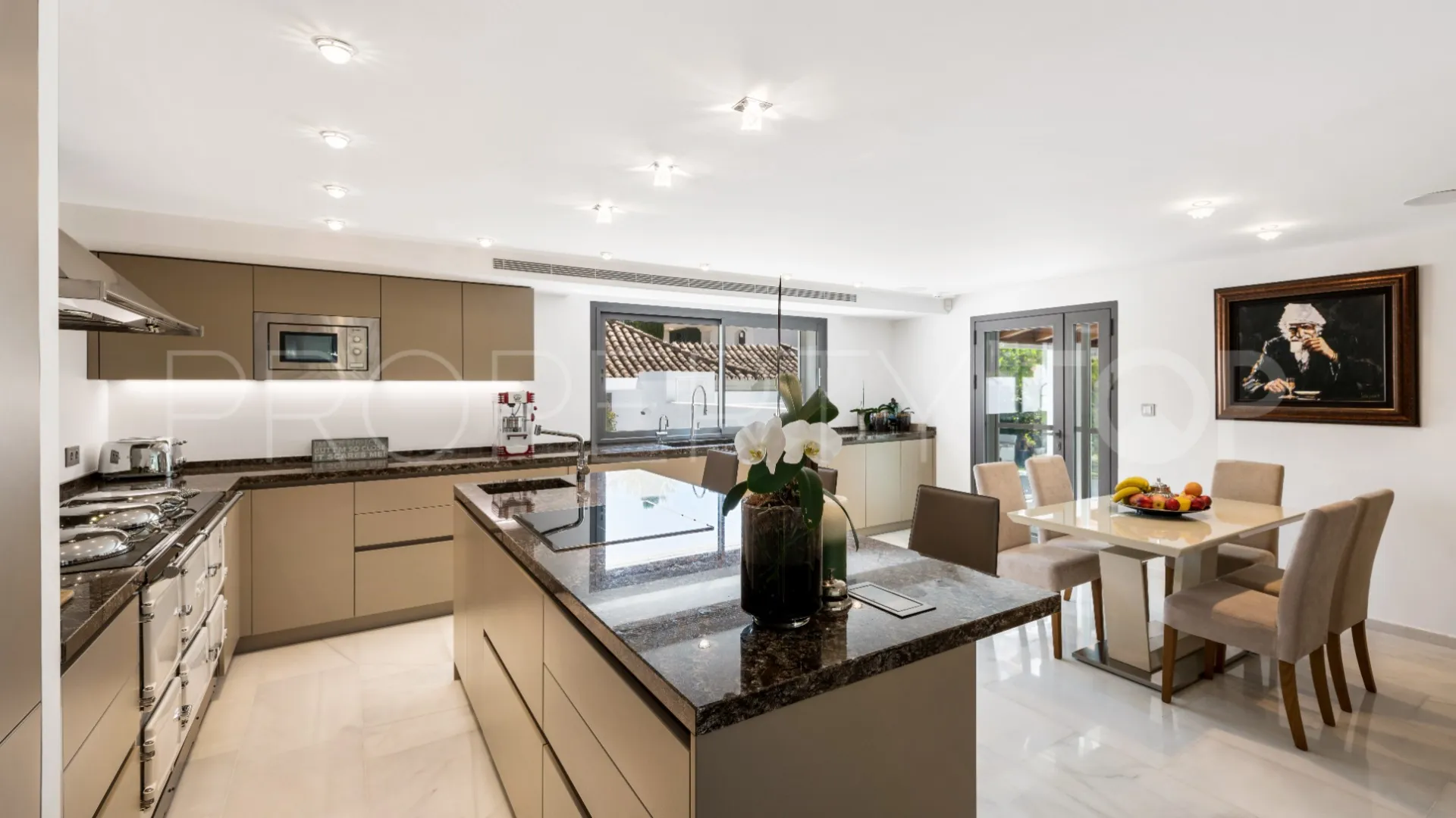 For sale villa in La Cerquilla with 6 bedrooms
