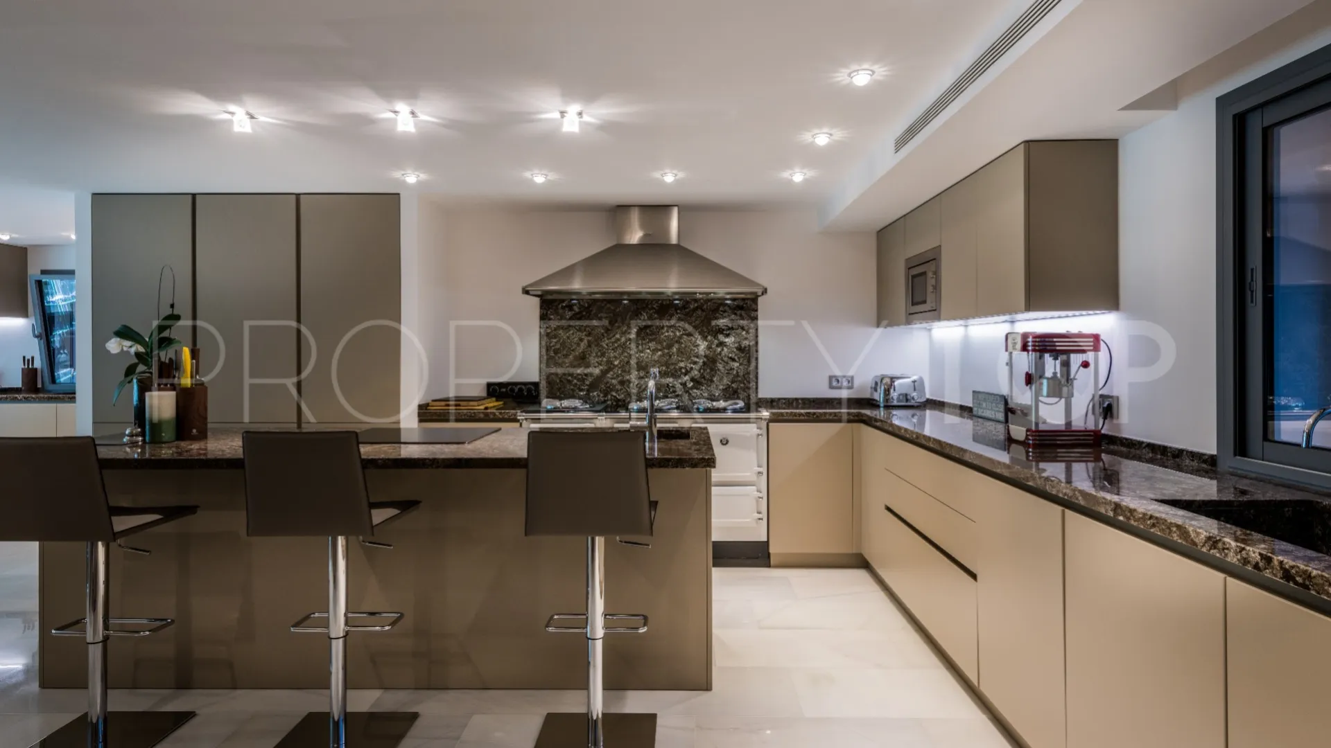 For sale villa in La Cerquilla with 6 bedrooms