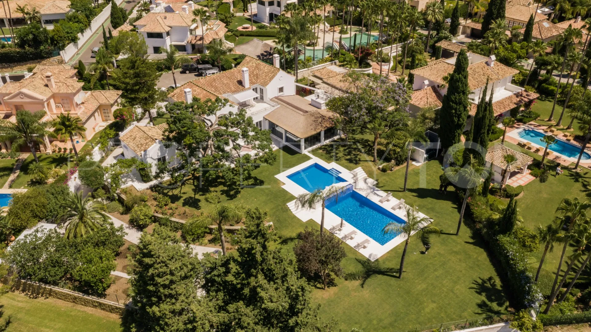 For sale villa in La Cerquilla with 6 bedrooms