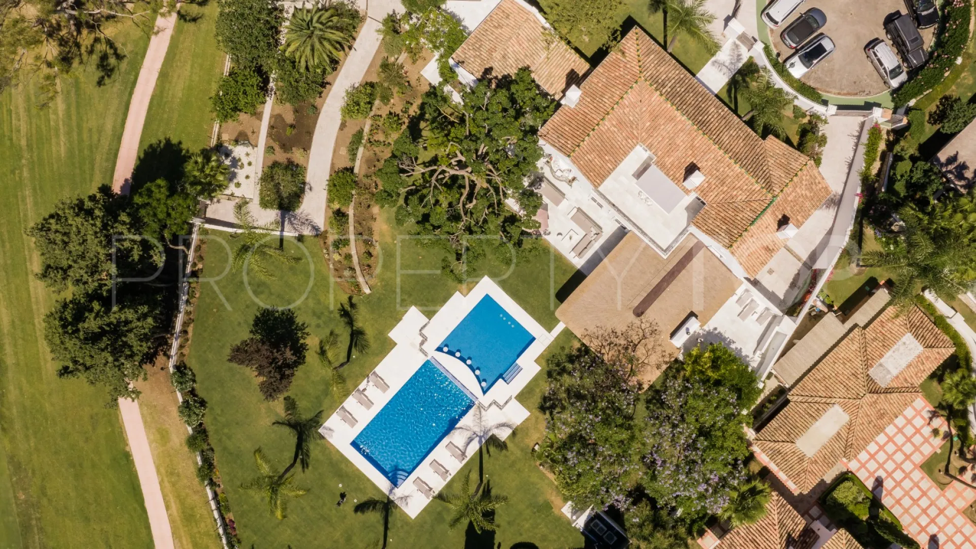 For sale villa in La Cerquilla with 6 bedrooms