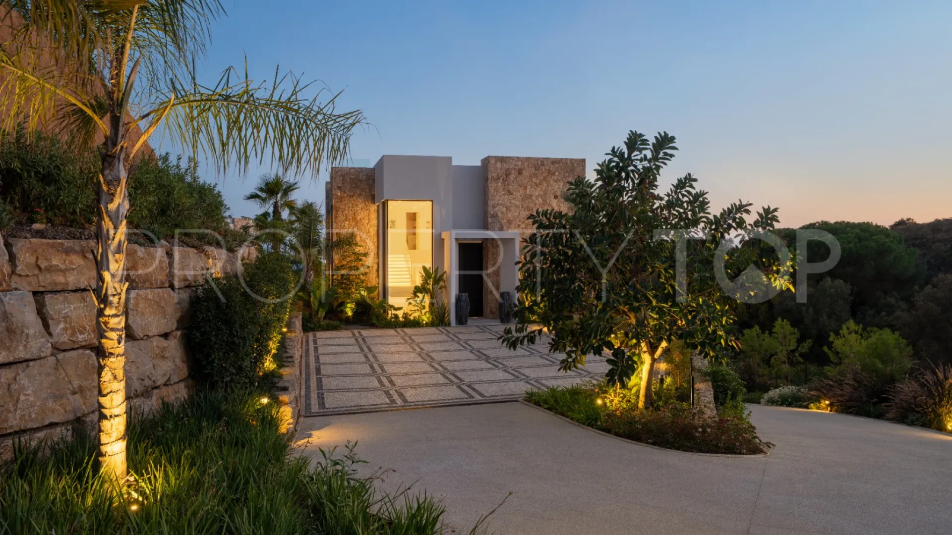 Villa de 5 dormitorios a la venta en Marbella Hill Club