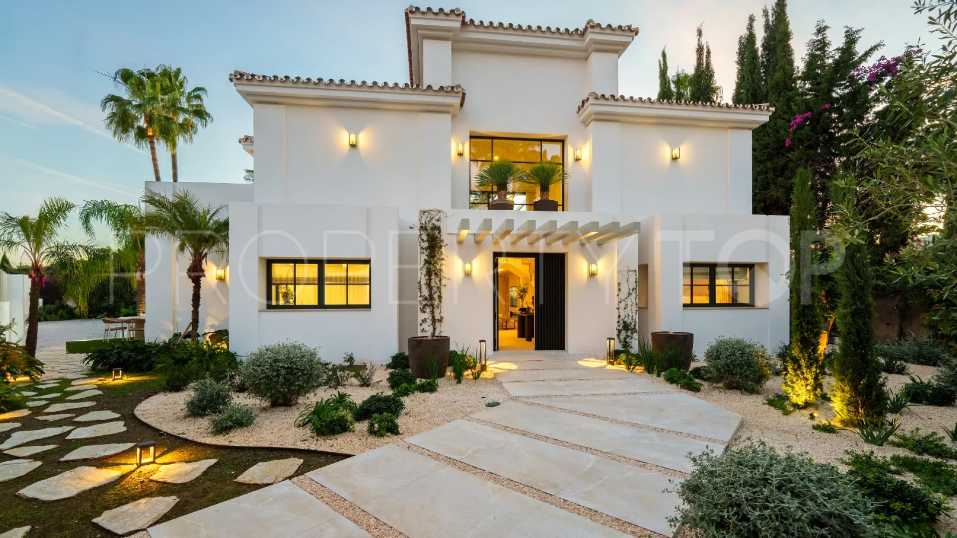 Se vende villa de 5 dormitorios en La Quinta