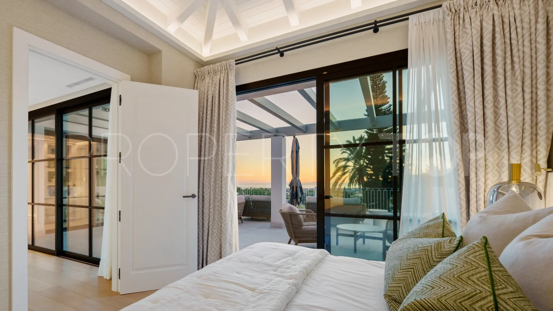 Se vende villa de 5 dormitorios en La Quinta