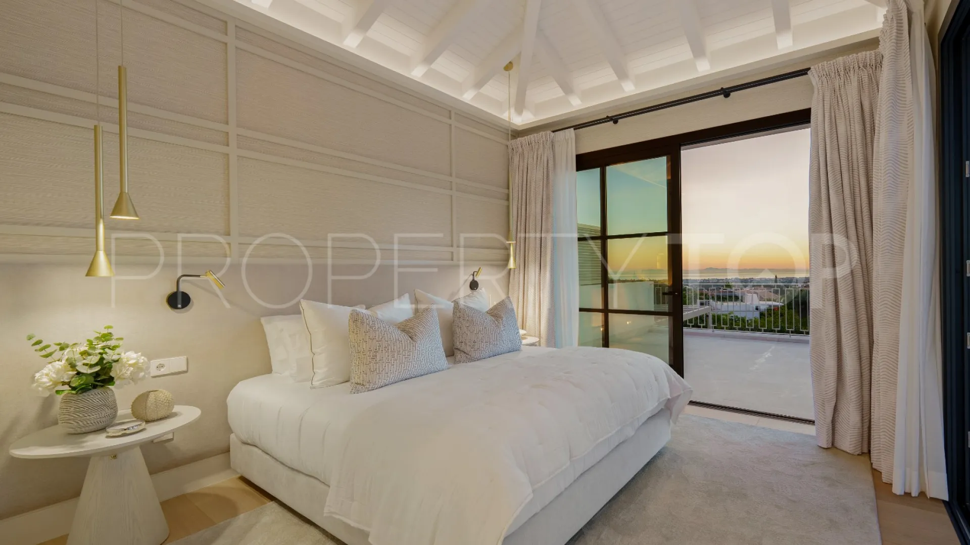 Se vende villa de 5 dormitorios en La Quinta