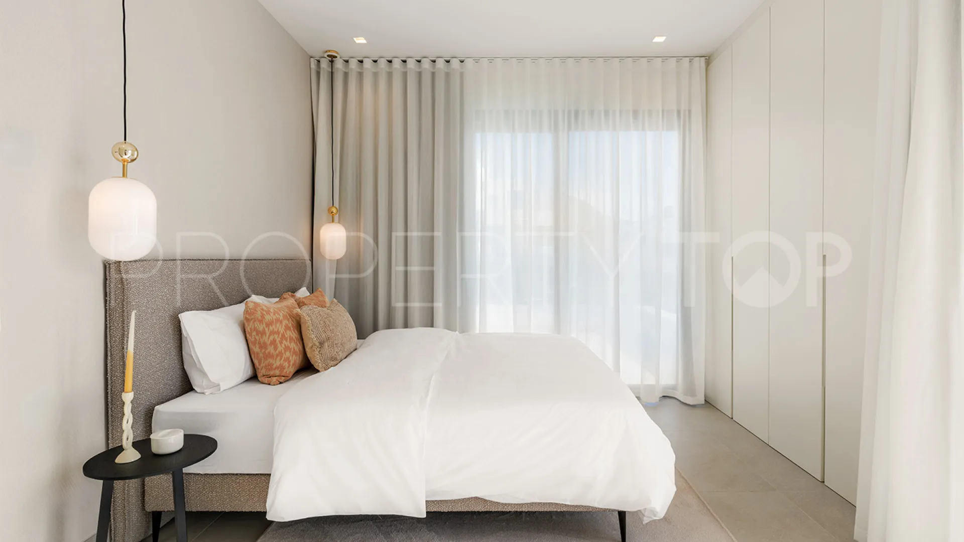 Villa en venta en Estepona Golf