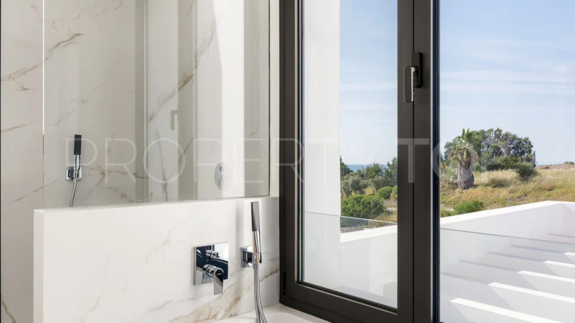 Villa en venta en Estepona Golf