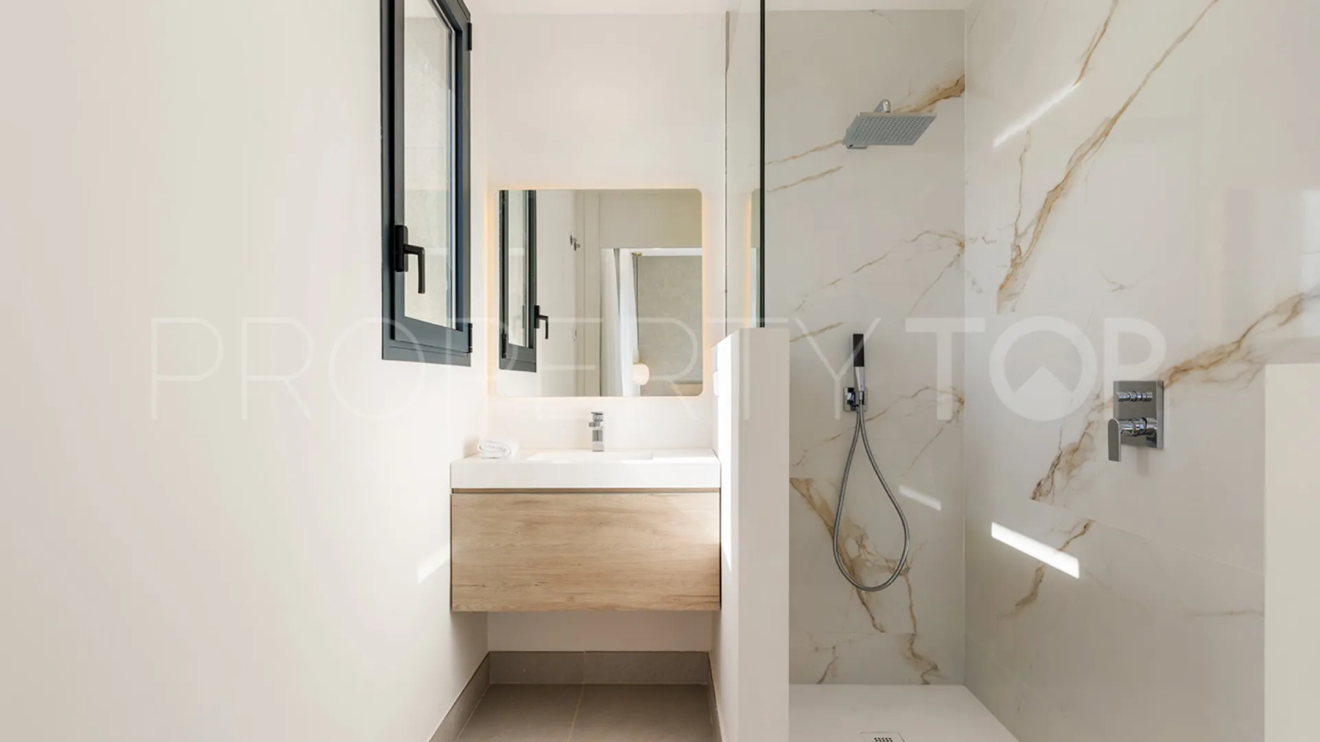 Villa en venta en Estepona Golf