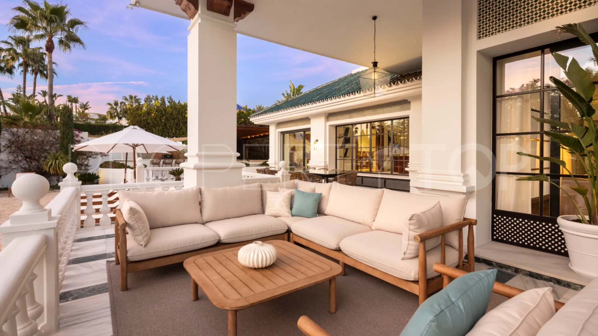 Villa en venta en Aloha
