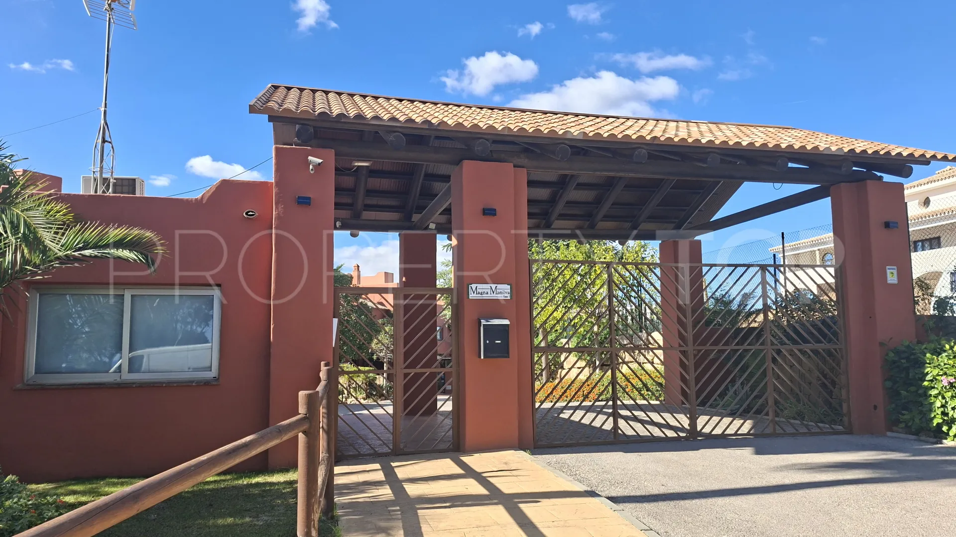 Bahia de las Rocas, adosado con 2 dormitorios en venta