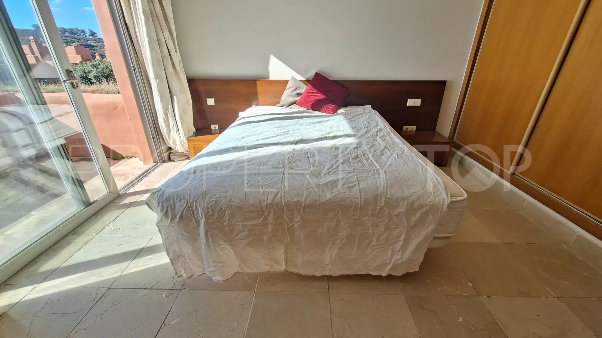 Bahia de las Rocas, adosado con 2 dormitorios en venta