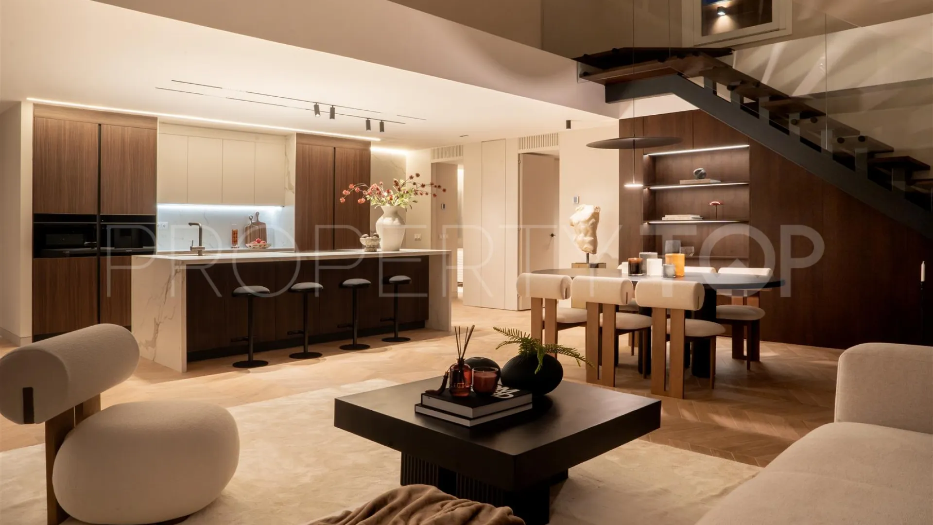 Atico duplex de 3 dormitorios a la venta en Magna Marbella