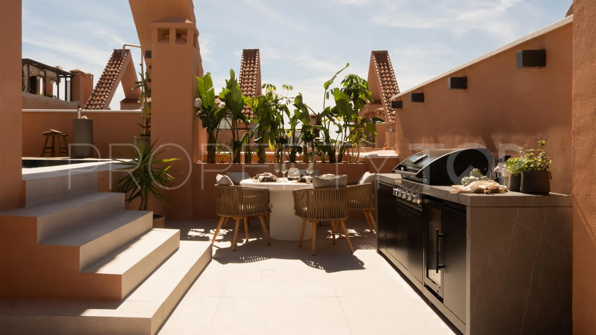 Atico duplex de 3 dormitorios a la venta en Magna Marbella