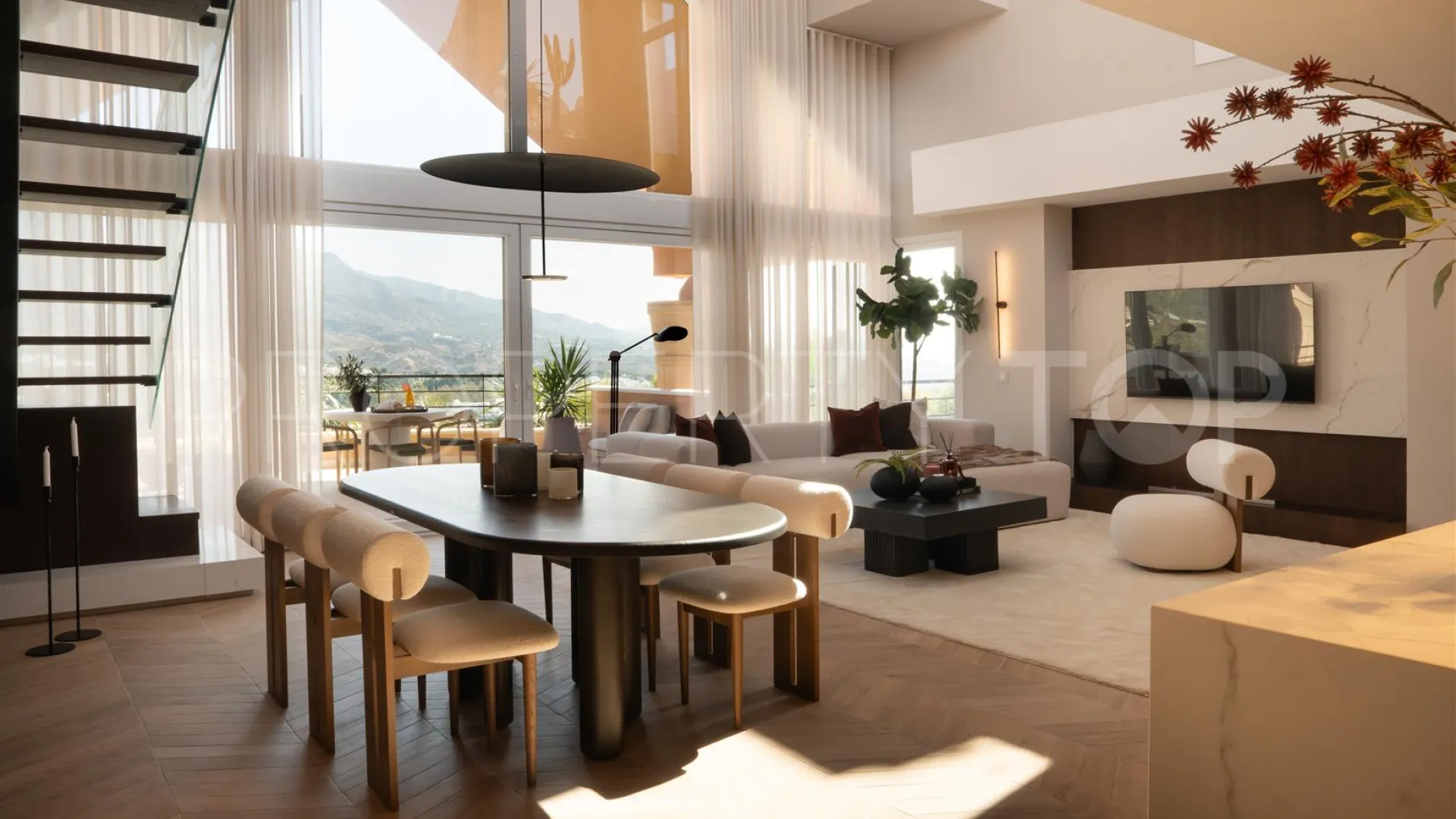Atico duplex de 3 dormitorios a la venta en Magna Marbella