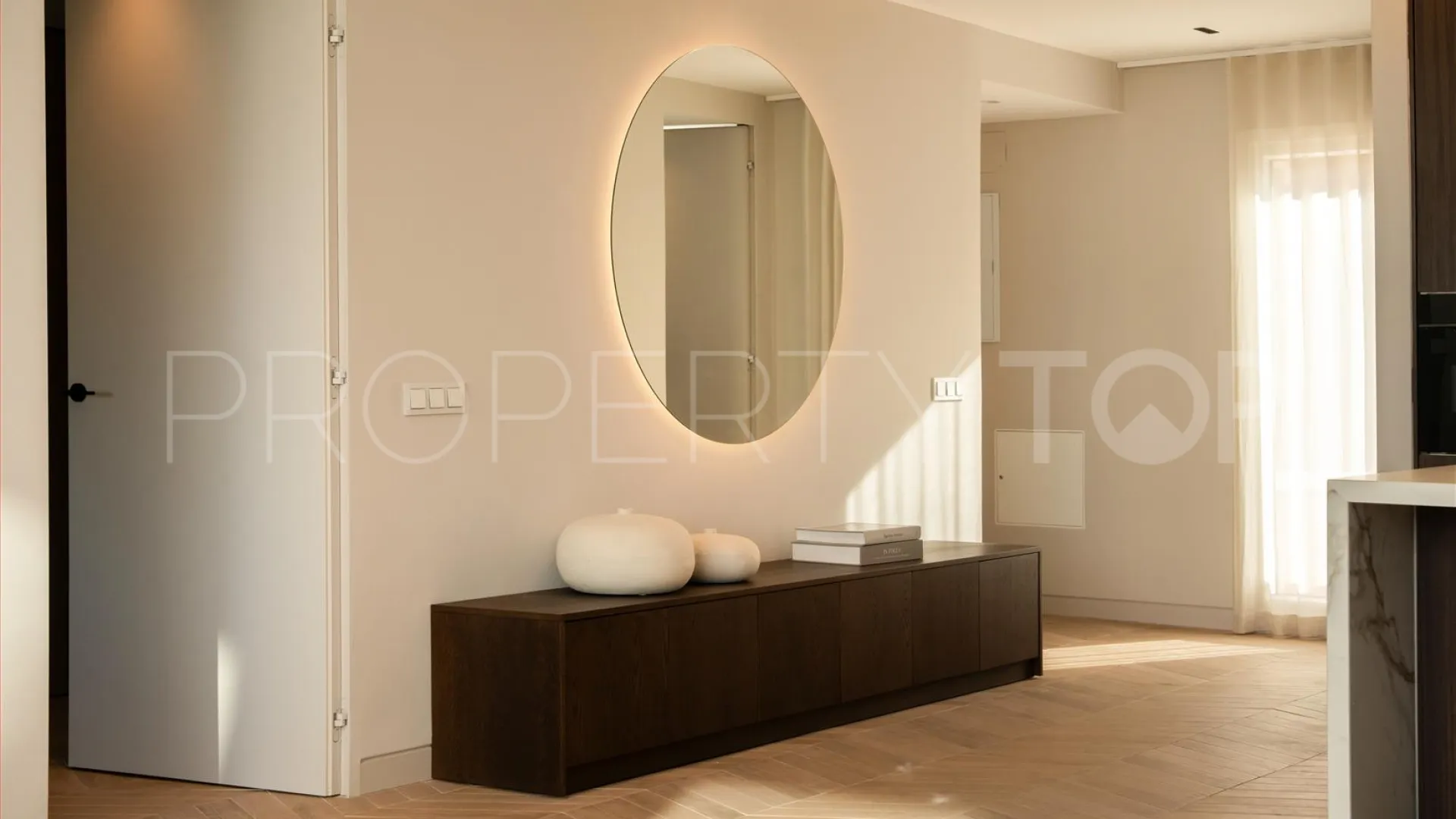 Atico duplex de 3 dormitorios a la venta en Magna Marbella
