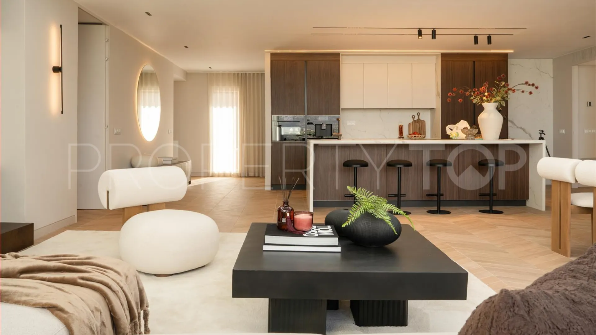 Atico duplex de 3 dormitorios a la venta en Magna Marbella