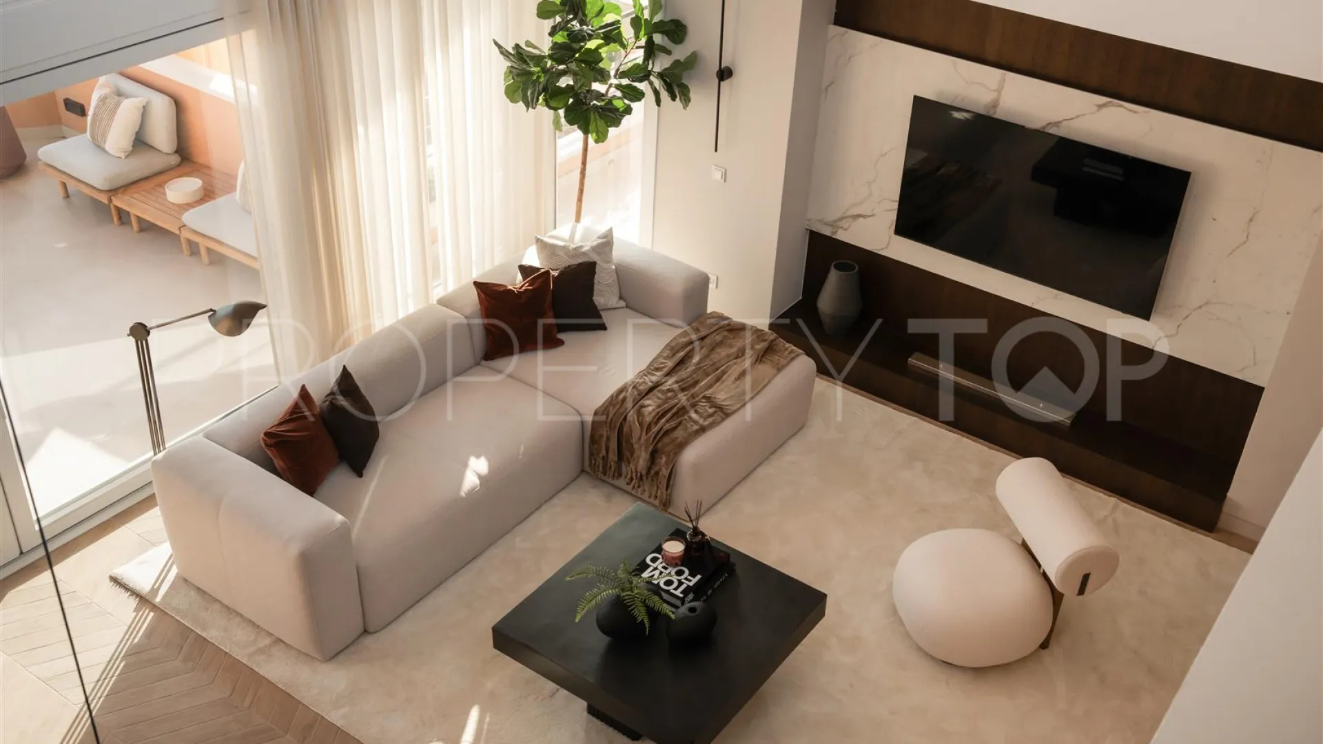 Atico duplex de 3 dormitorios a la venta en Magna Marbella