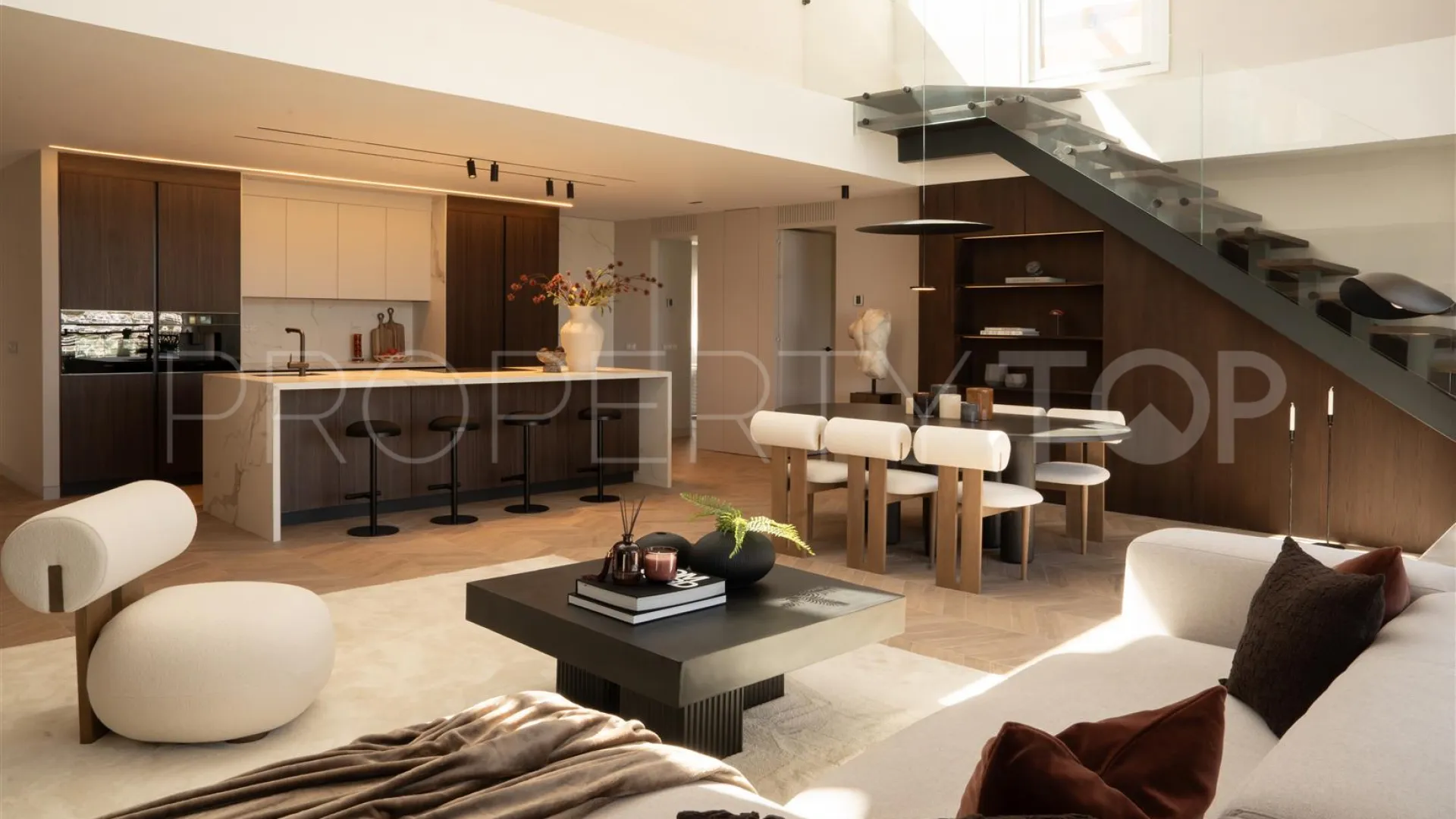 Atico duplex de 3 dormitorios a la venta en Magna Marbella