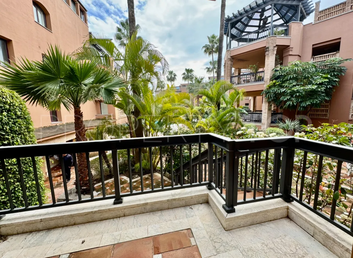 Ground floor apartment for sale in San Pedro Playa with 3 bedrooms