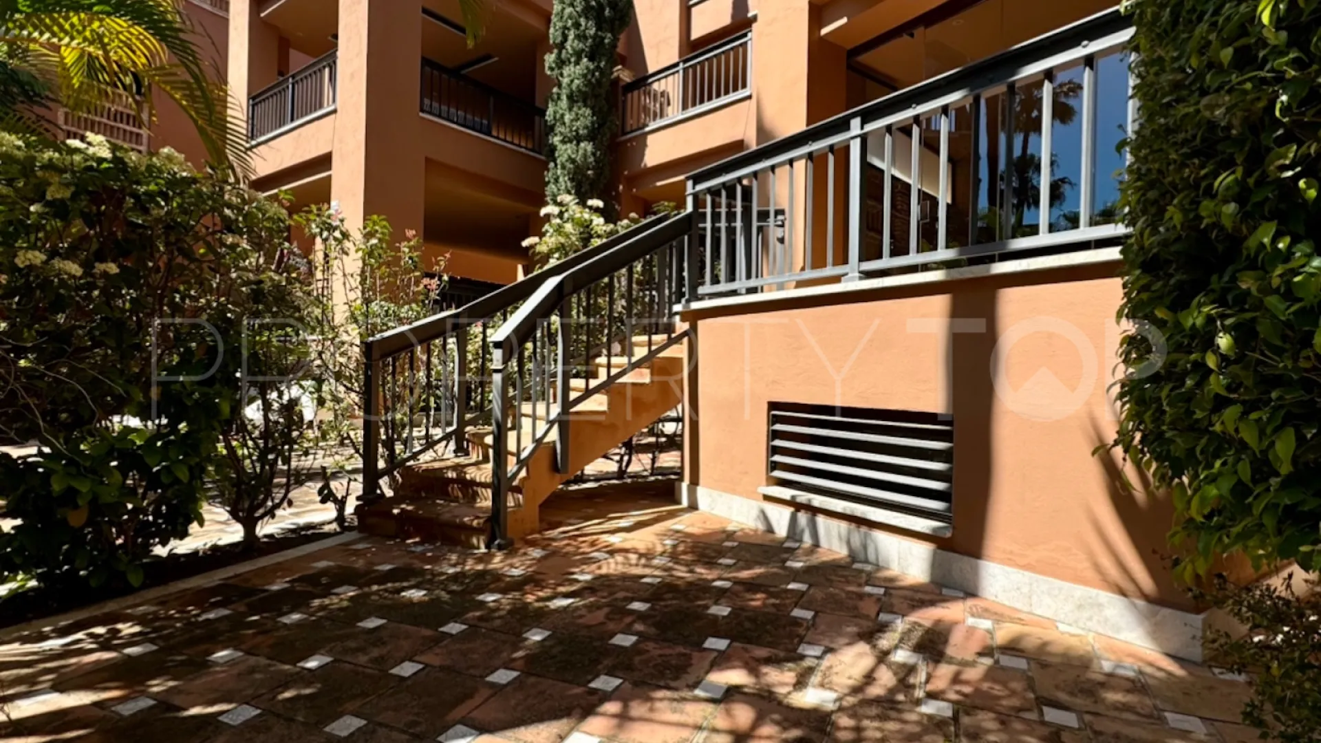 Ground floor apartment for sale in San Pedro Playa with 3 bedrooms