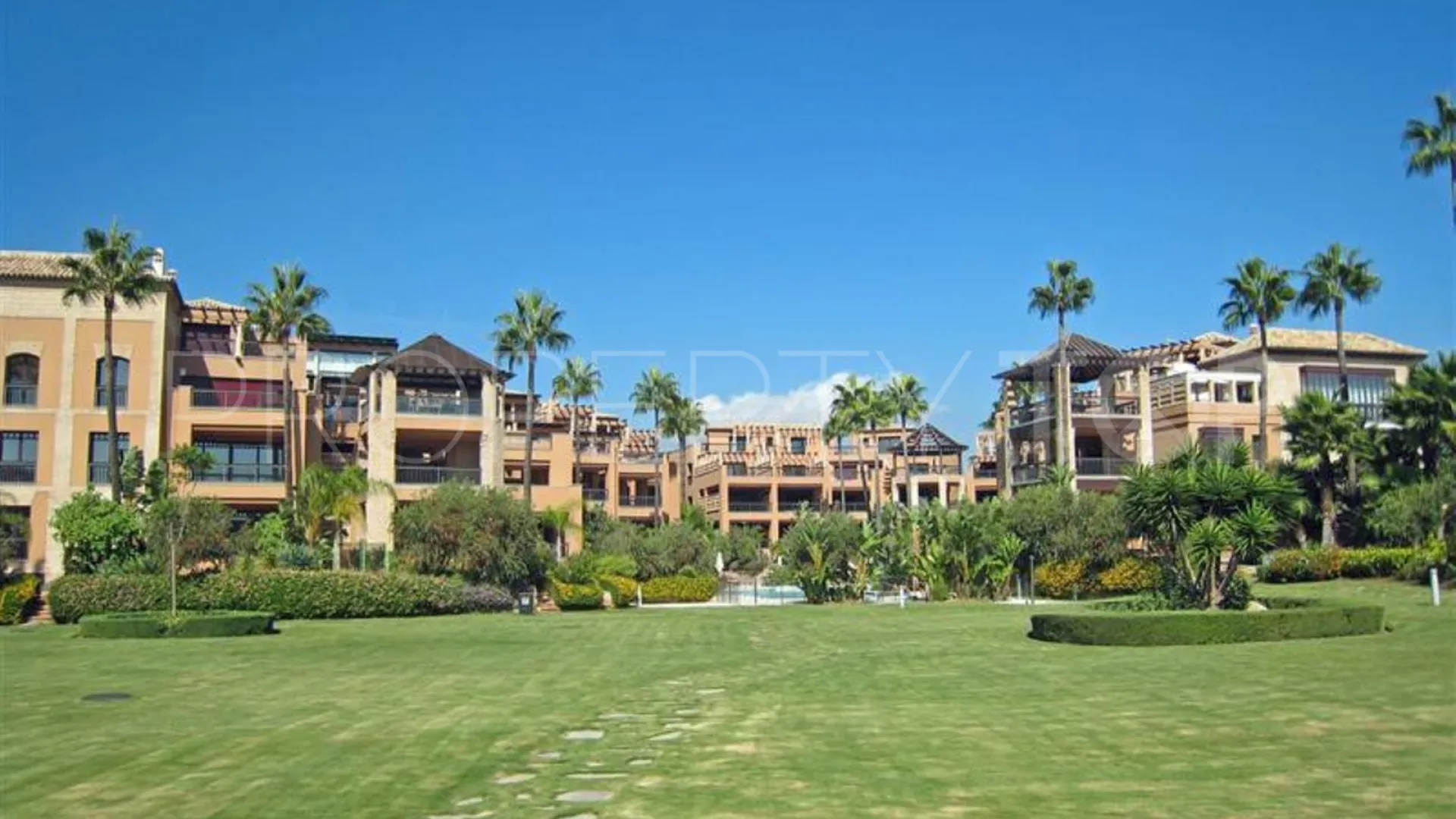 Ground floor apartment for sale in San Pedro Playa with 3 bedrooms