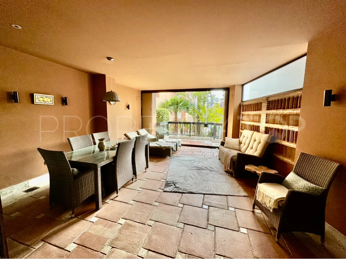 Ground floor apartment for sale in San Pedro Playa with 3 bedrooms