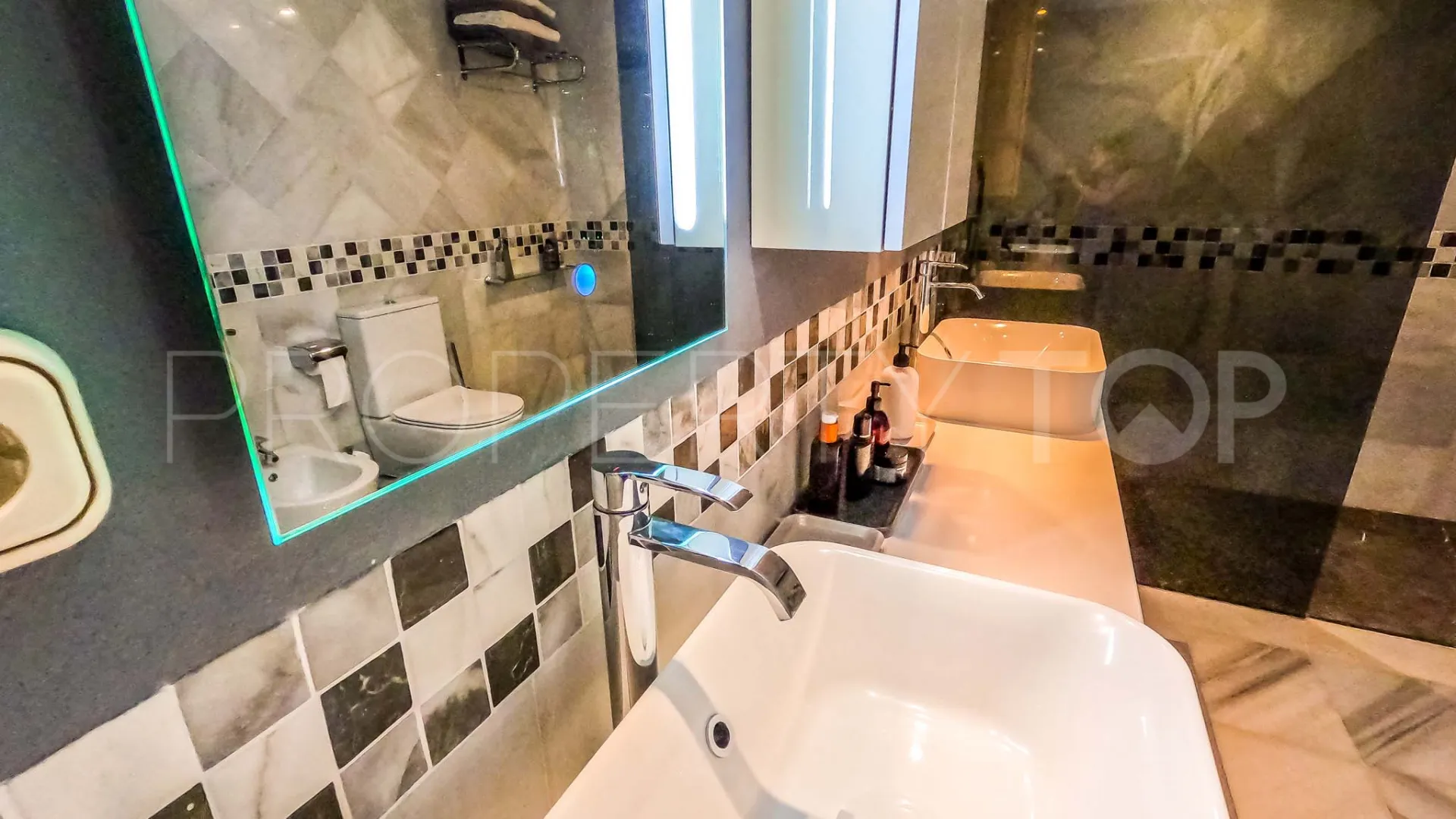 Penthouse with 2 bedrooms for sale in Monte Halcones