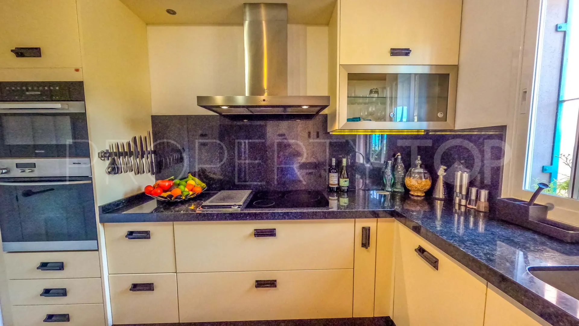 Penthouse with 2 bedrooms for sale in Monte Halcones
