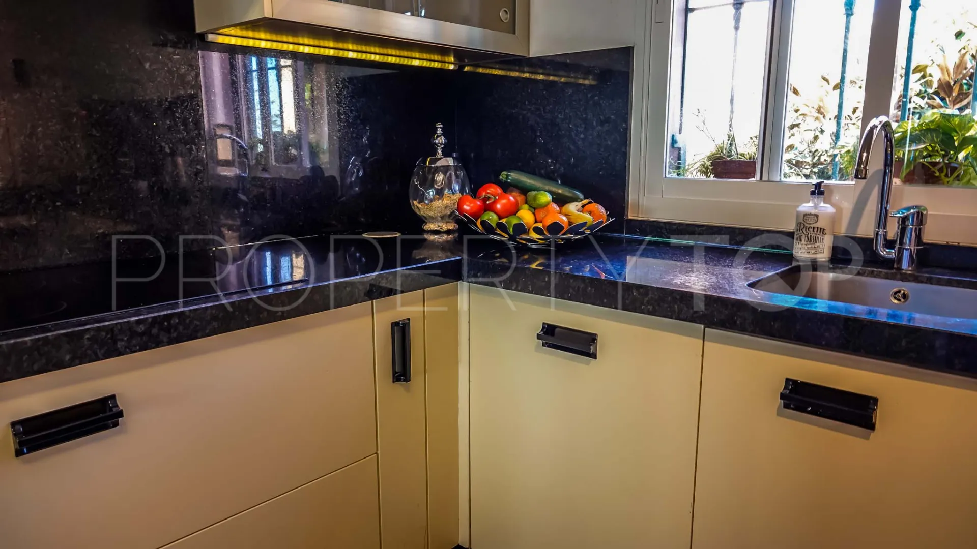 Penthouse with 2 bedrooms for sale in Monte Halcones