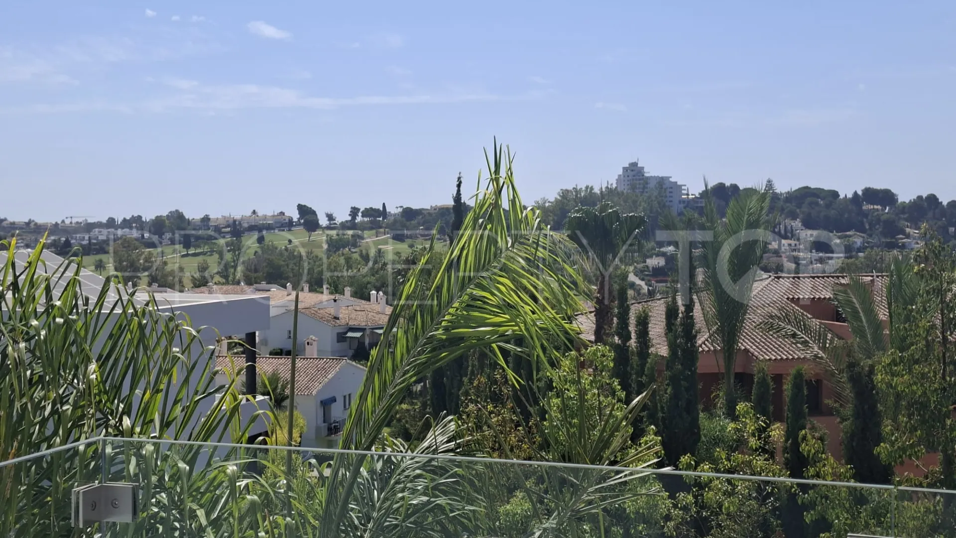 Buy villa with 6 bedrooms in Paraiso Alto