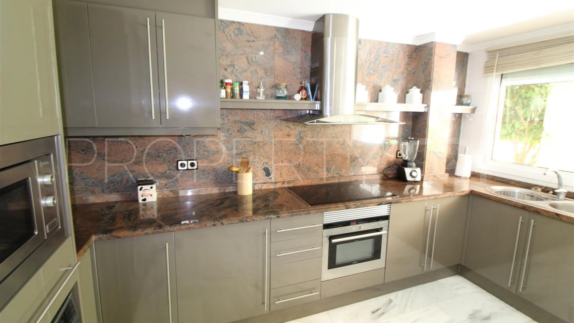 Apartamento a la venta en Magna Marbella